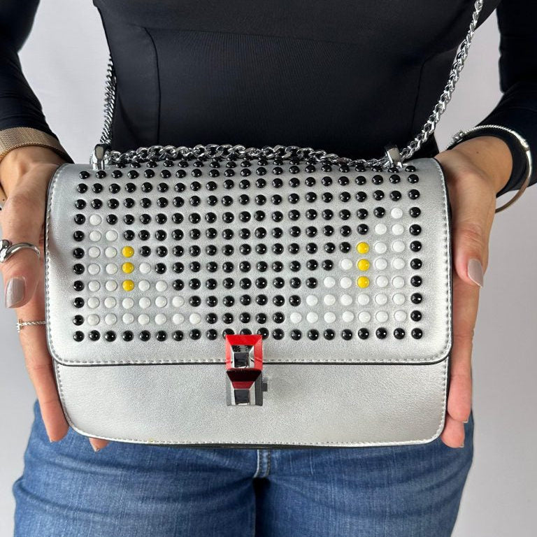 Bolso plateado apliques negro ojos blanco cadena plateado 22cm* 9cm* 17cm C-23196